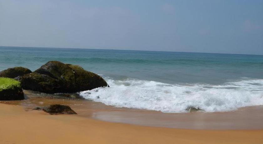 Sri Lanka Beach House Hotel Rathgama Luaran gambar
